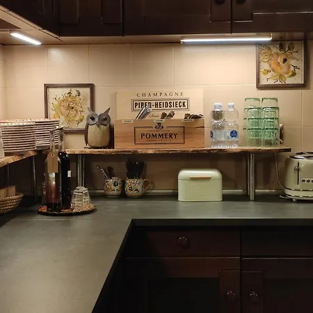 فندق مبيت وإفطار Al 28